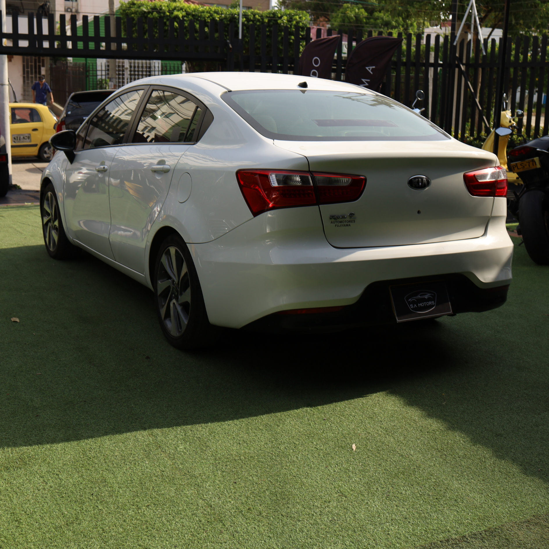 KIA RIO UB 2018 1.4 $40.000.000